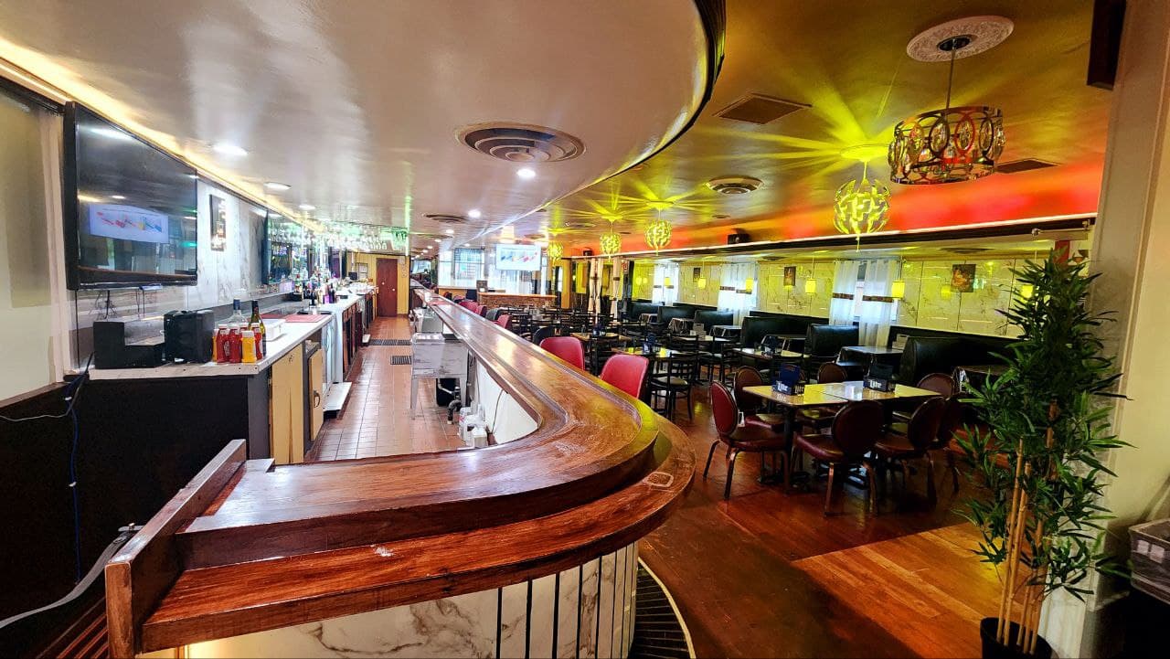 Stylish Restaurant & Bar Experience